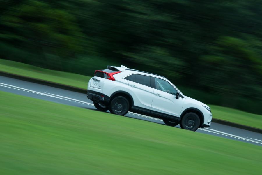  Mitsubishi Eclipse Cross Black Edition 2018 года  (JP) (фото 16 из 31)